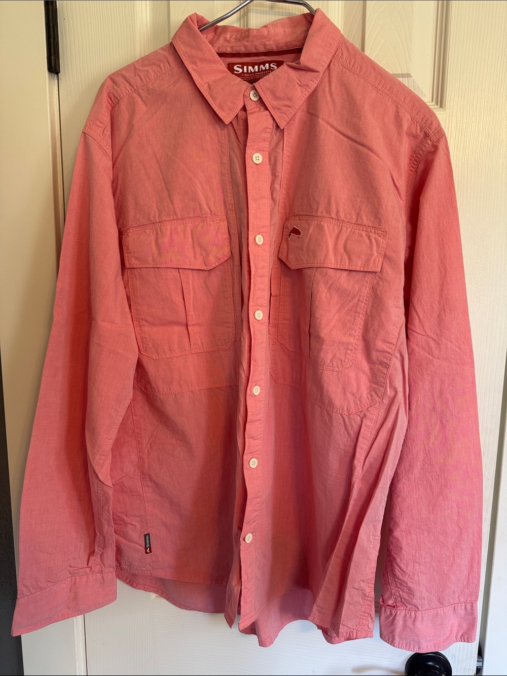 Amazing men’s size XL Simms brand sportsman fishing shirt.